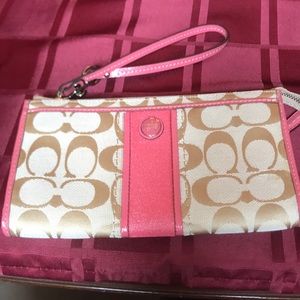 Like new , coach wristlet walket.